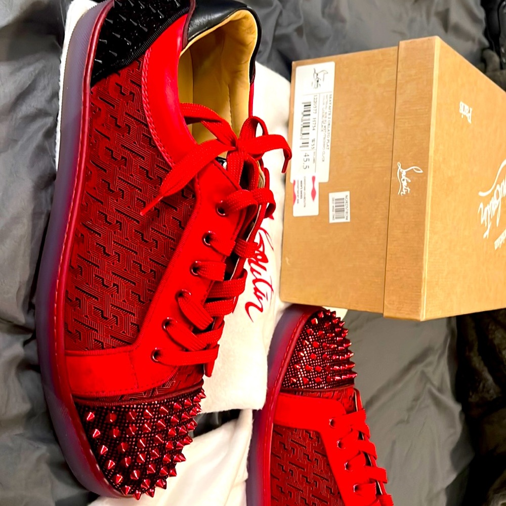Selling my Seavaste 2 Orlato Louboutin Flat